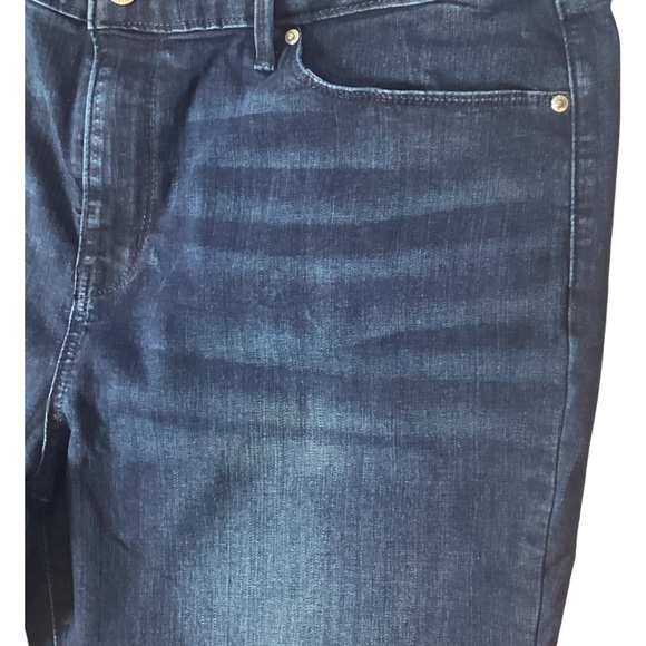 Denizen from Levi's Dark Indigo Skinny Mid Rise Jeans Plus Size 18 - Picture 3 of 12